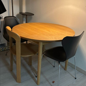 화이트오크 1000 원목 원형 식탁 (울산직거래)