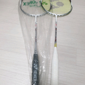 새상품및신동급 요넥스 정품 아크세이버7 팝니다.