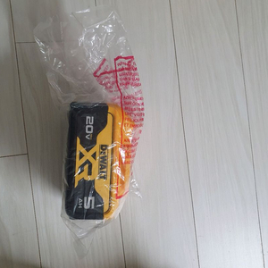 디월트 밧데리 dcb184