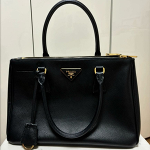 프라다 사피아노 가방팝니다! 이미지