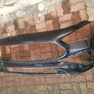 벤츠 W236 CLE 클래스 CLE 53 C236 AMGOIO 53 30 71 66앞 범퍼 입니다.브라켓 날개