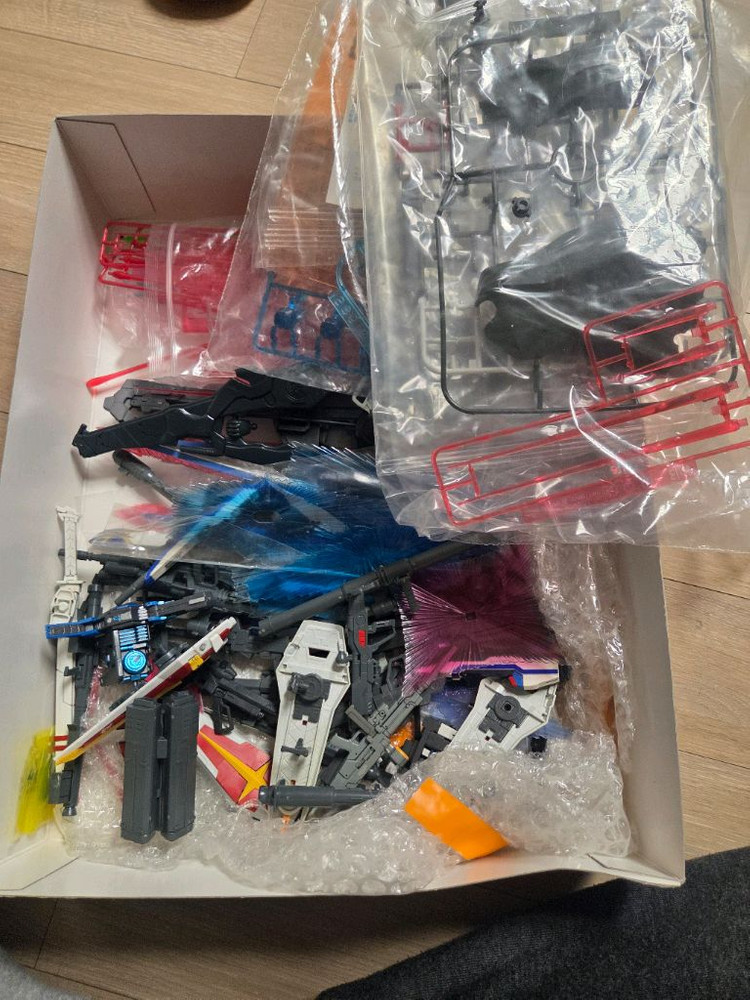 건담 데칼 각종 무기들, 빔샤벨파츠,엑시아 환장파츠 등등 이미지