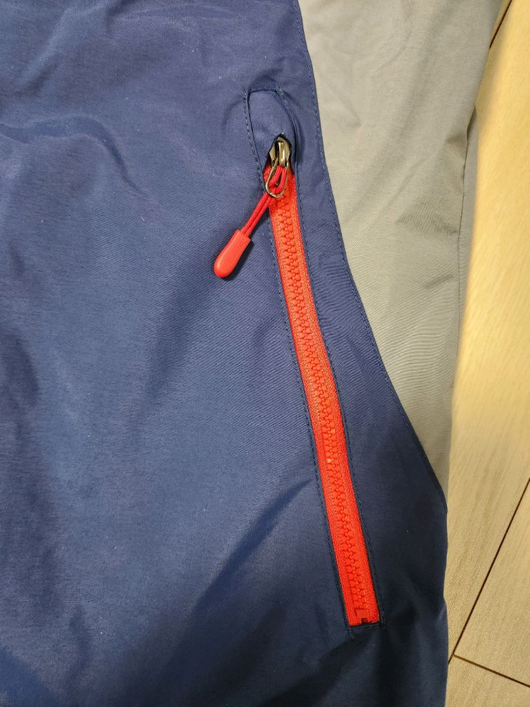 디스커버리 익스페디션 등산 바람막이 사이즈 90새상품 처럼 오염 하자없이 깨끗해요- 브랜드: 디스커버리 익스페디션---5