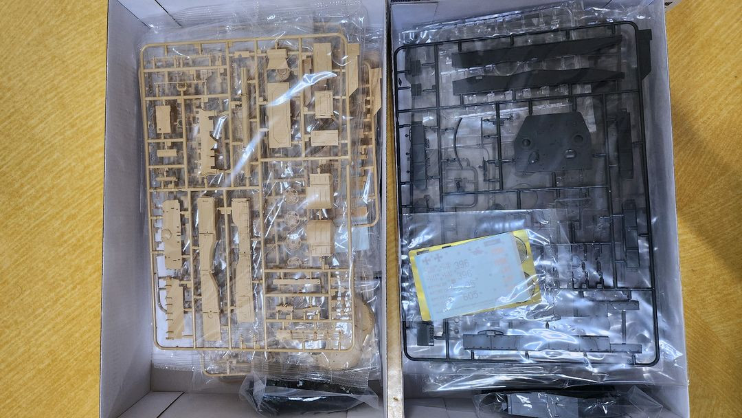 1/35 MENG(멩모델) Leopard 2a4, T-72b1--1