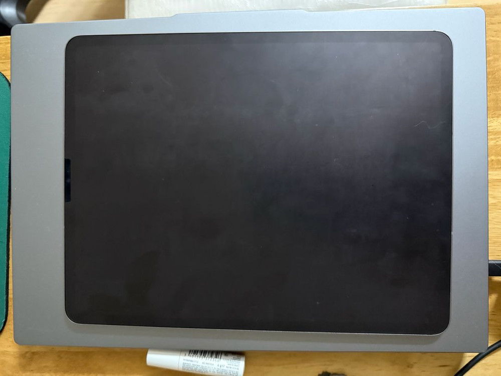 사연 있는 아이패드 프로 12.9인치 6세대(M2) 256GB 셀룰러 모델 부품용.--2