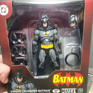 마펙스 크루세이더 배트맨 팝니다. 1/12액션피규어