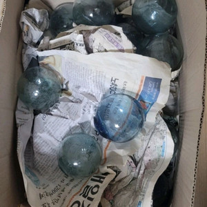 유리 공예품 장식용. 옛날 부표. 어구용. 빈 유리.30개이상 ㅡ 사이즈는 주먹 크기. 어구