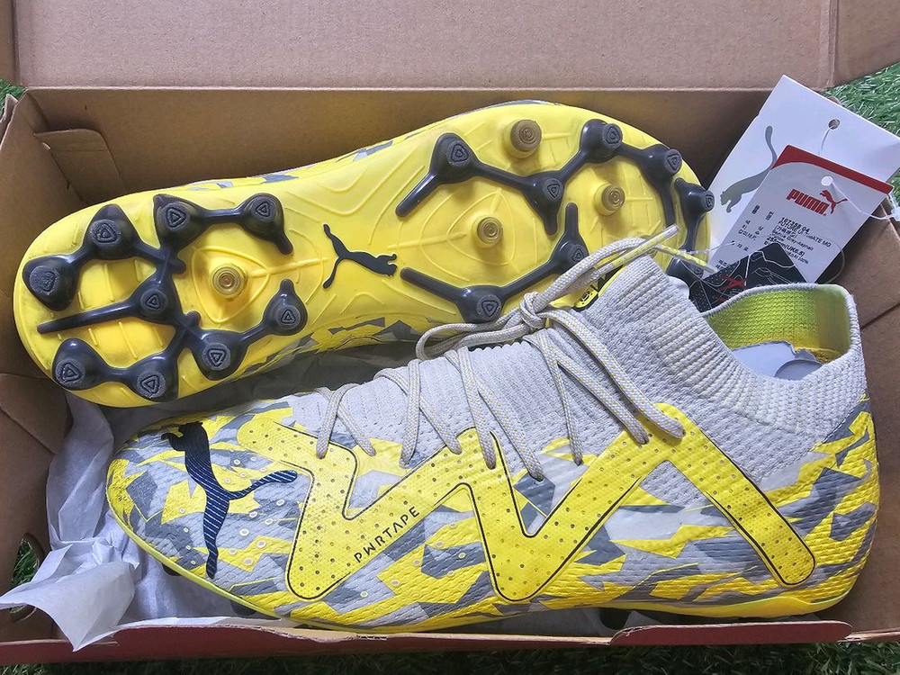 푸마 퓨처 얼티메이트 MG VOLTAGE팩 255mm--0