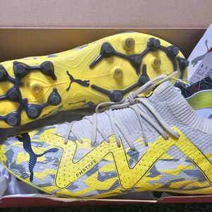 푸마 퓨처 얼티메이트 MG VOLTAGE팩 255mm