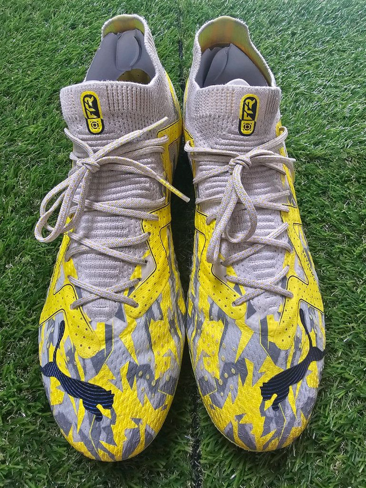 푸마 퓨처 얼티메이트 MG VOLTAGE팩 255mm--5