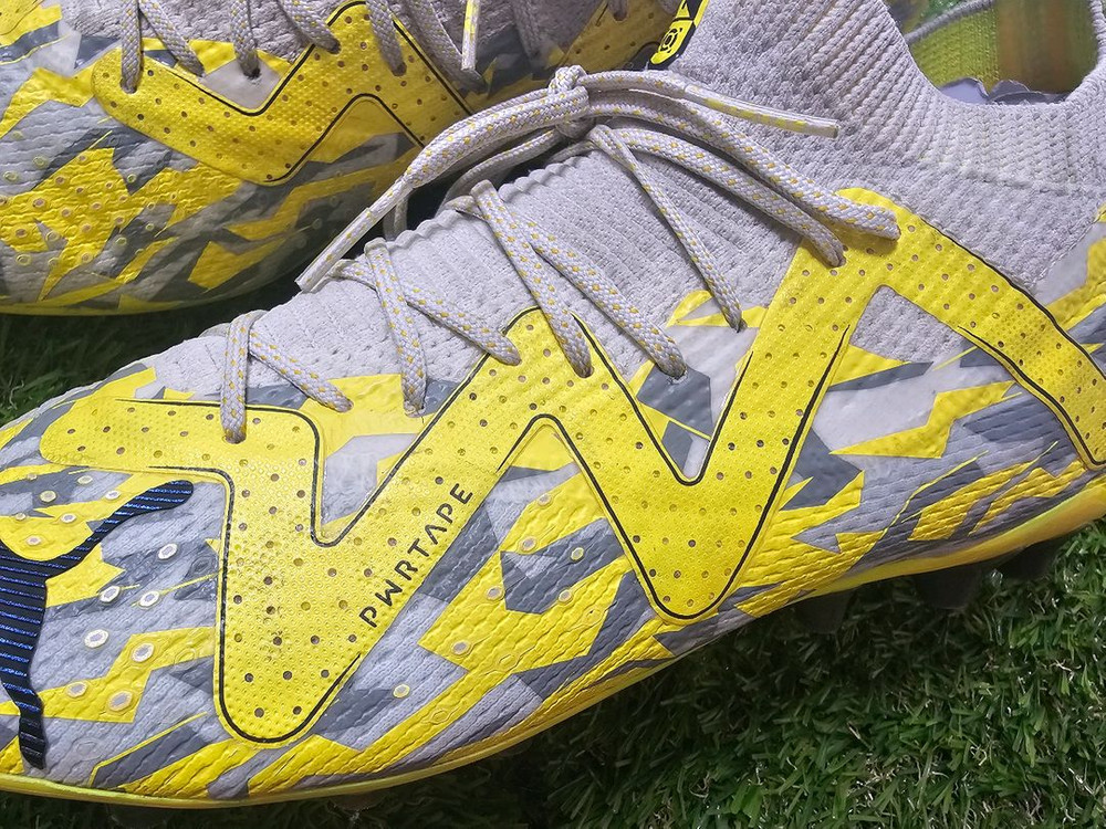 푸마 퓨처 얼티메이트 MG VOLTAGE팩 255mm--9