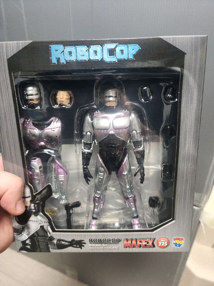 마펙스 로보캅 리뉴얼버전 팝니다. 1/12액션피규어--0