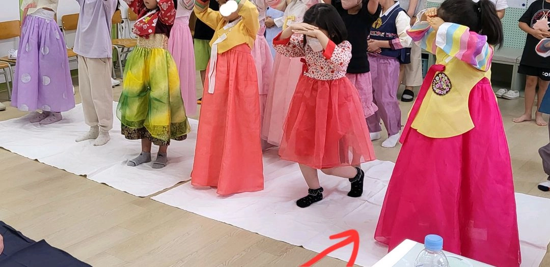 임성례 여아 한복 팔아요~ 이미지