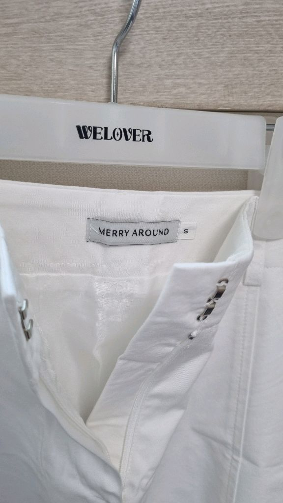 새상품)메리어라운드 라인 플레어 스커트 화이트 s--3