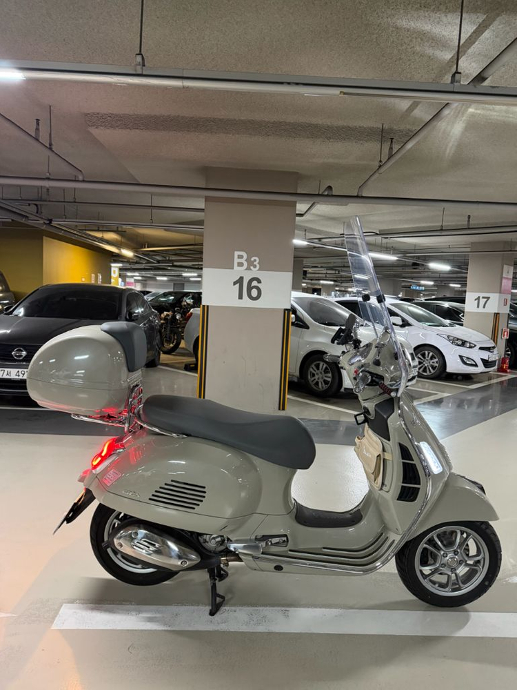 베스파 gts300 클래식 베이지--2