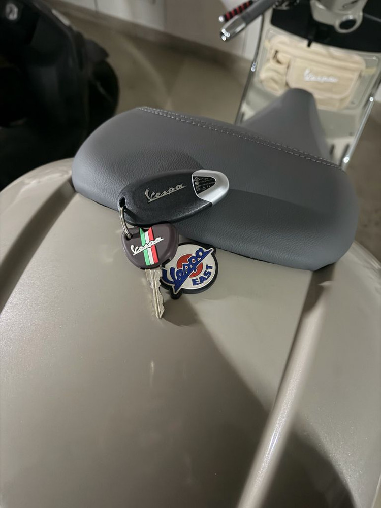 베스파 gts300 클래식 베이지--7