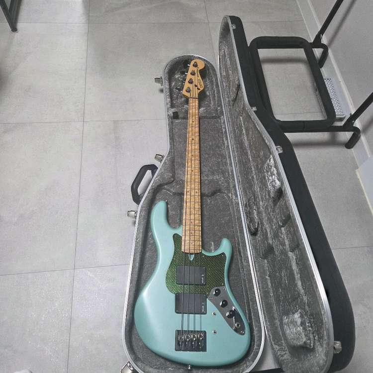 sims enfield avenger II 베이스기타--7