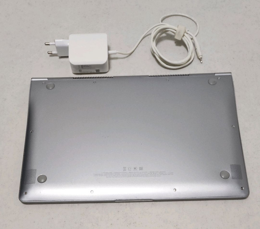 삼성 15인치 노트북 i7-7500U, RAM 8GB, SSD 512GB--6