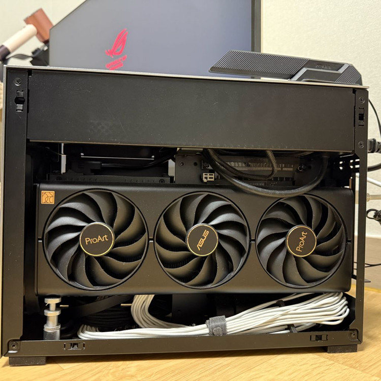 SFF (ITX) 데스크탑 (7600x 4070ti)--1