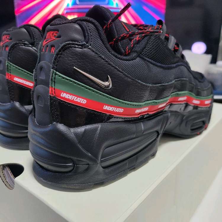 나이키 에어맥스 95 언디피티드 블랙--2