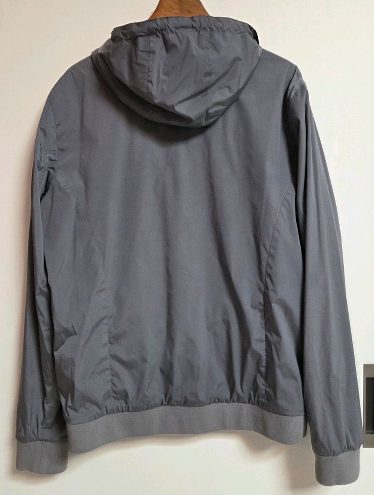 펜디 양면 바람막이 트랙자켓--1