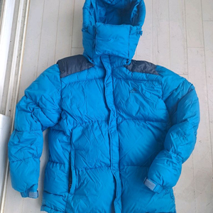 아디다스 남성 구스패딩입니다