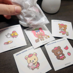 이디야 리락쿠마 피규어 마그넷 딸기차이로이코구마 이미지