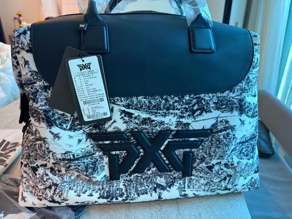PXG x 김정기작가 콜라보 보스턴백 블랙 새상품 이미지