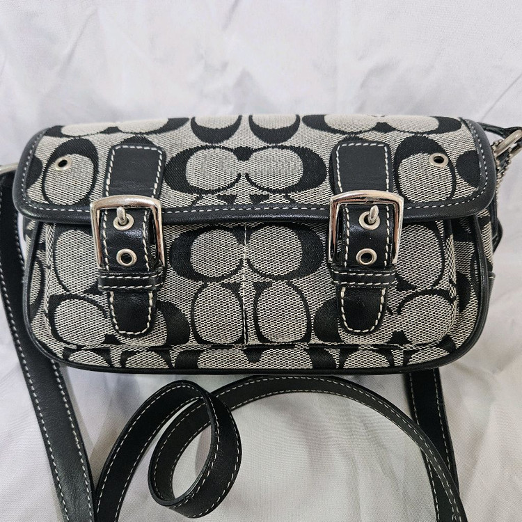 코치 시그니처 블랙 캔버스 미니 숄더백--0