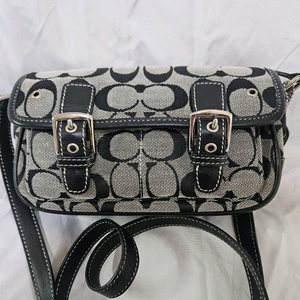 코치 시그니처 블랙 캔버스 미니 숄더백