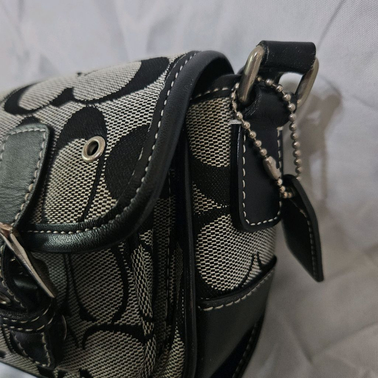 코치 시그니처 블랙 캔버스 미니 숄더백--3