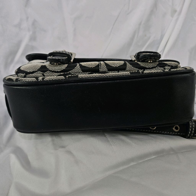 코치 시그니처 블랙 캔버스 미니 숄더백--7