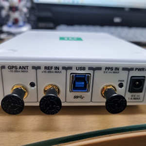 Ettus Research USRP B210 (70 MHz - 6 GHz) 판매합니다.