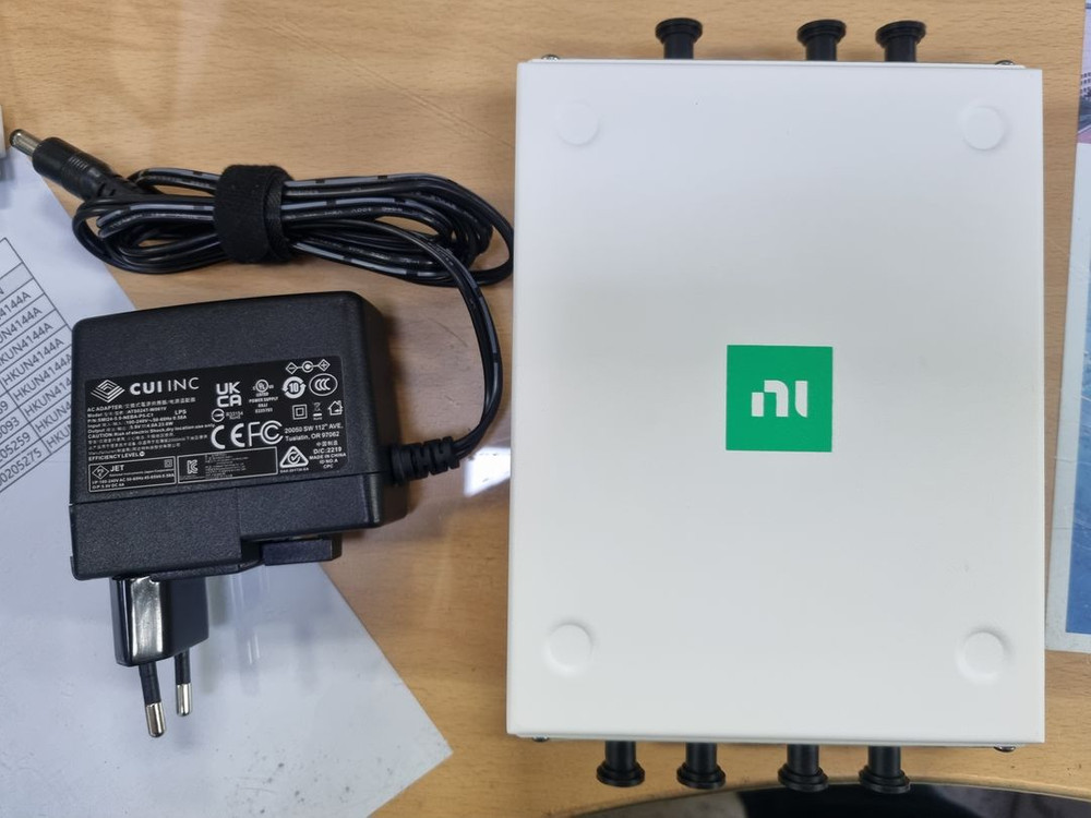 Ettus Research USRP B210 (70 MHz - 6 GHz) 판매합니다.--2