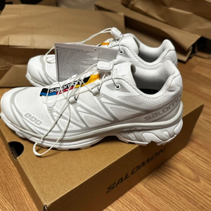 살로몬 XT-6 ADV 화이트 245사이즈 새상품