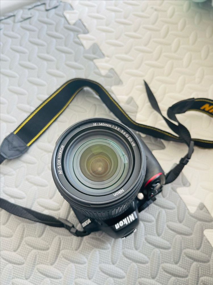 DSLR 카메라(D5300) + 18-140mm 렌즈 세트 이미지