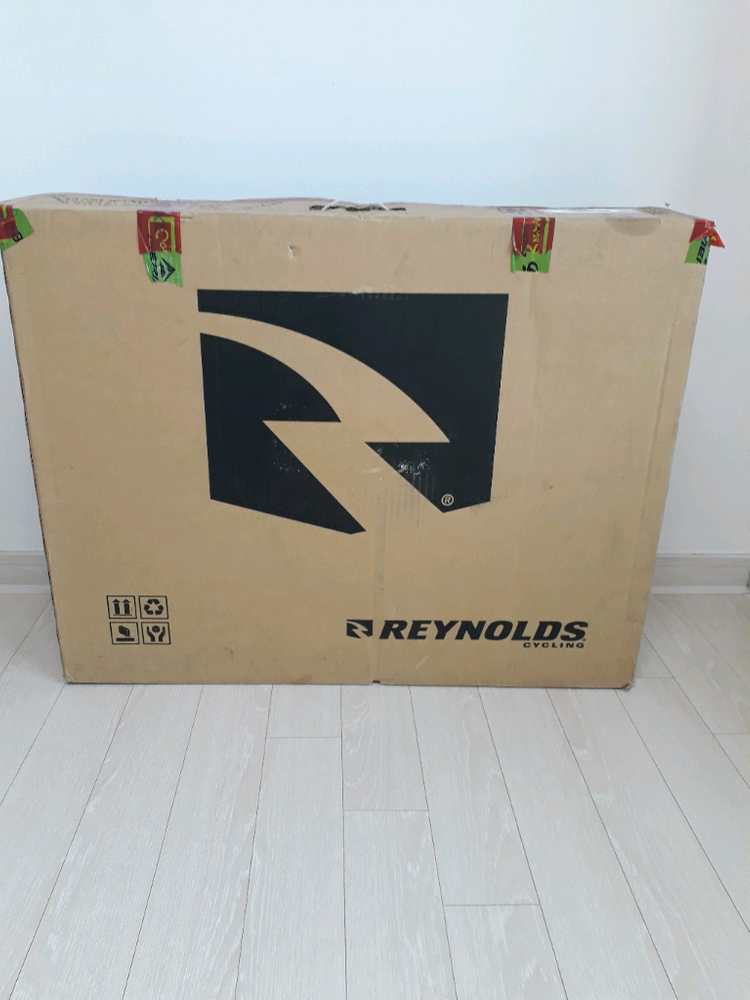 레이놀즈 어썰트 카본 휠셋--6