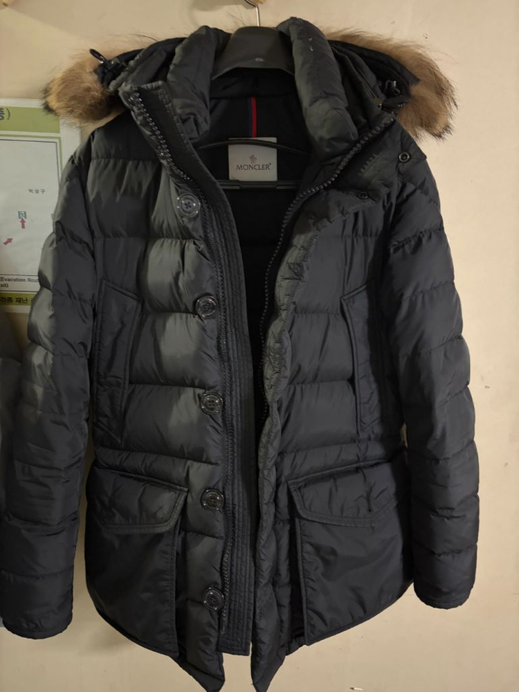 몽클레어 클루니 이미지