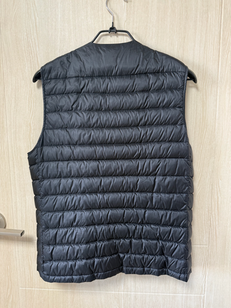 유니클로 패딩조끼 PUFFTECH컴팩트베스트 M--1