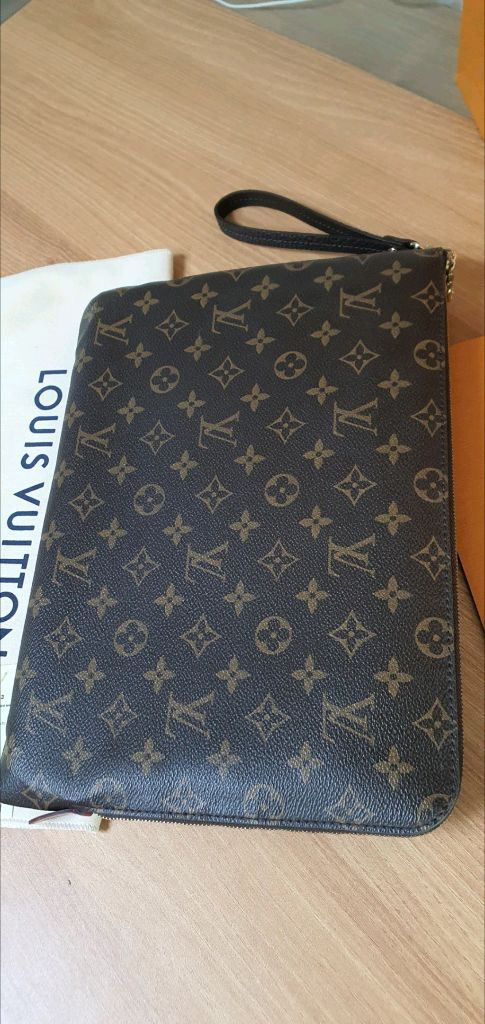 루이비통 에튀보야주MM 푸시아 클러치백 정품S급(보증서O)구찌프라다디올고야드샤넬셀린느보테가생로랑버버리발렌시아가가방--3