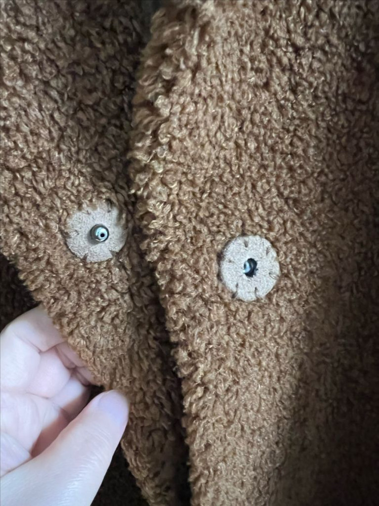 The Izzat 브라운 테디베어 롱코트 이미지