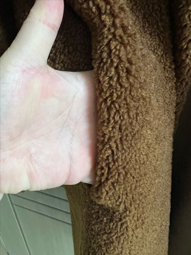 The Izzat 브라운 테디베어 롱코트 이미지