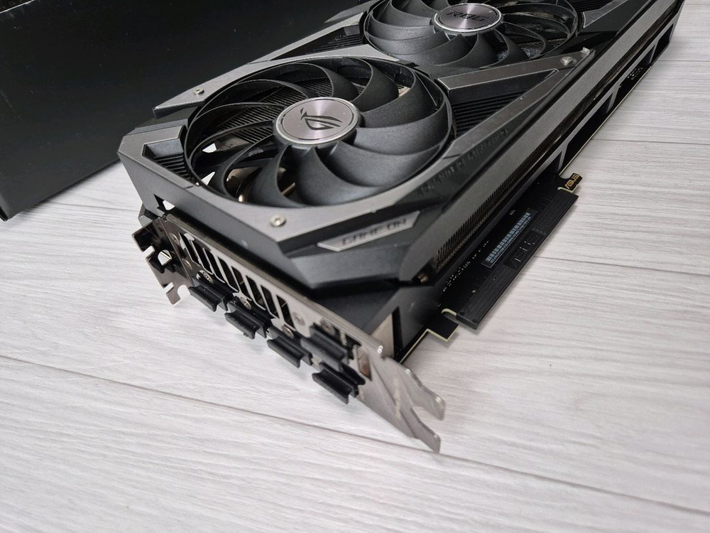 ASUS ROG STRIX 지포스 RTX 3080 10GB 스트릭스--3