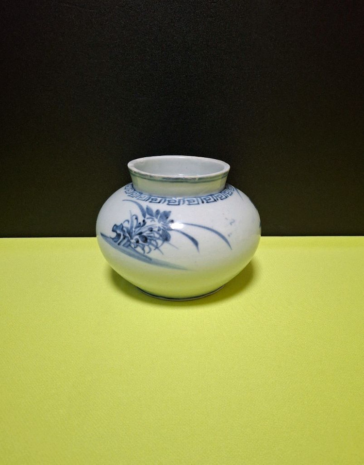 진품() 조선시대 청화백자 초화문호 도자기 이미지