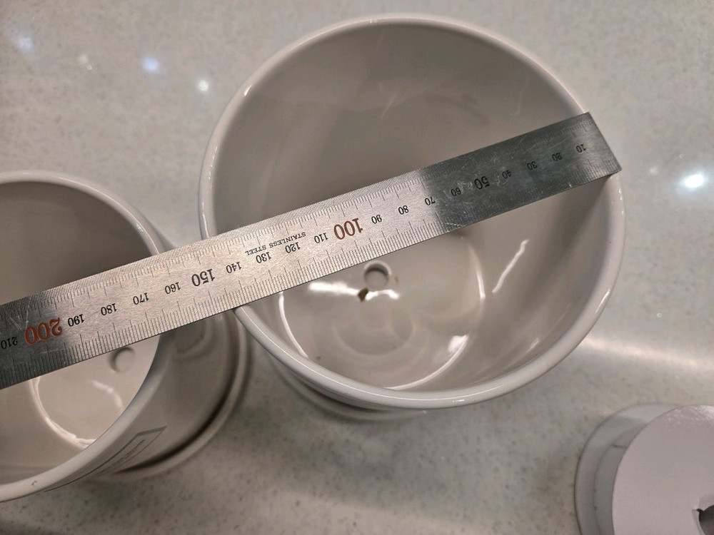 꽃집 용품 정리 - 세라믹 화분 이미지