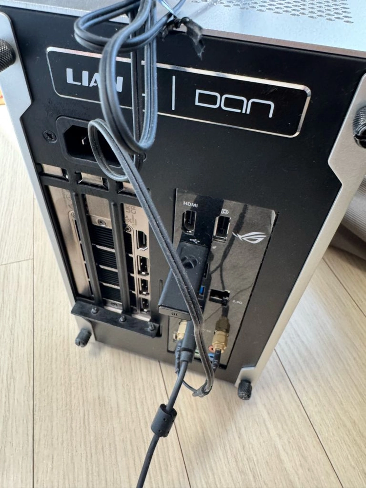 고성능 sff pc 이미지