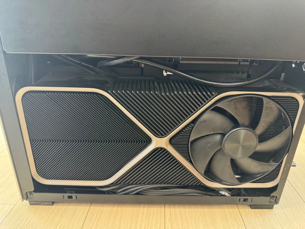 고성능 sff pc 이미지