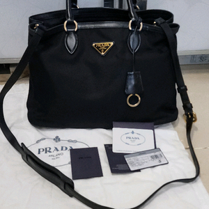 프라다 테수토 소프트 가방/ 루이비통 몽수리 백팩 각각