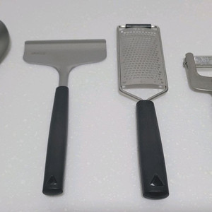 트라이앵글 조리도구(줄리앤커터,서빙스푼,치즈그레이터,크림스프레더)