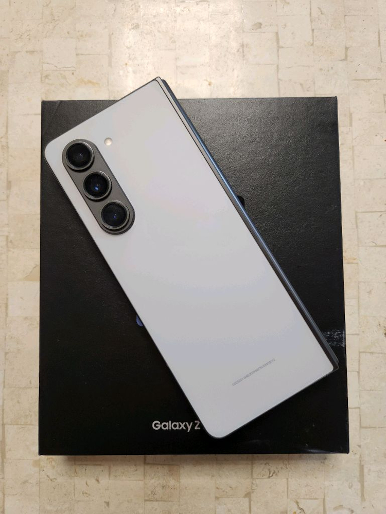 갤럭시 Z 폴드5 (1TB) 판매합니다~ (박스있음)--2